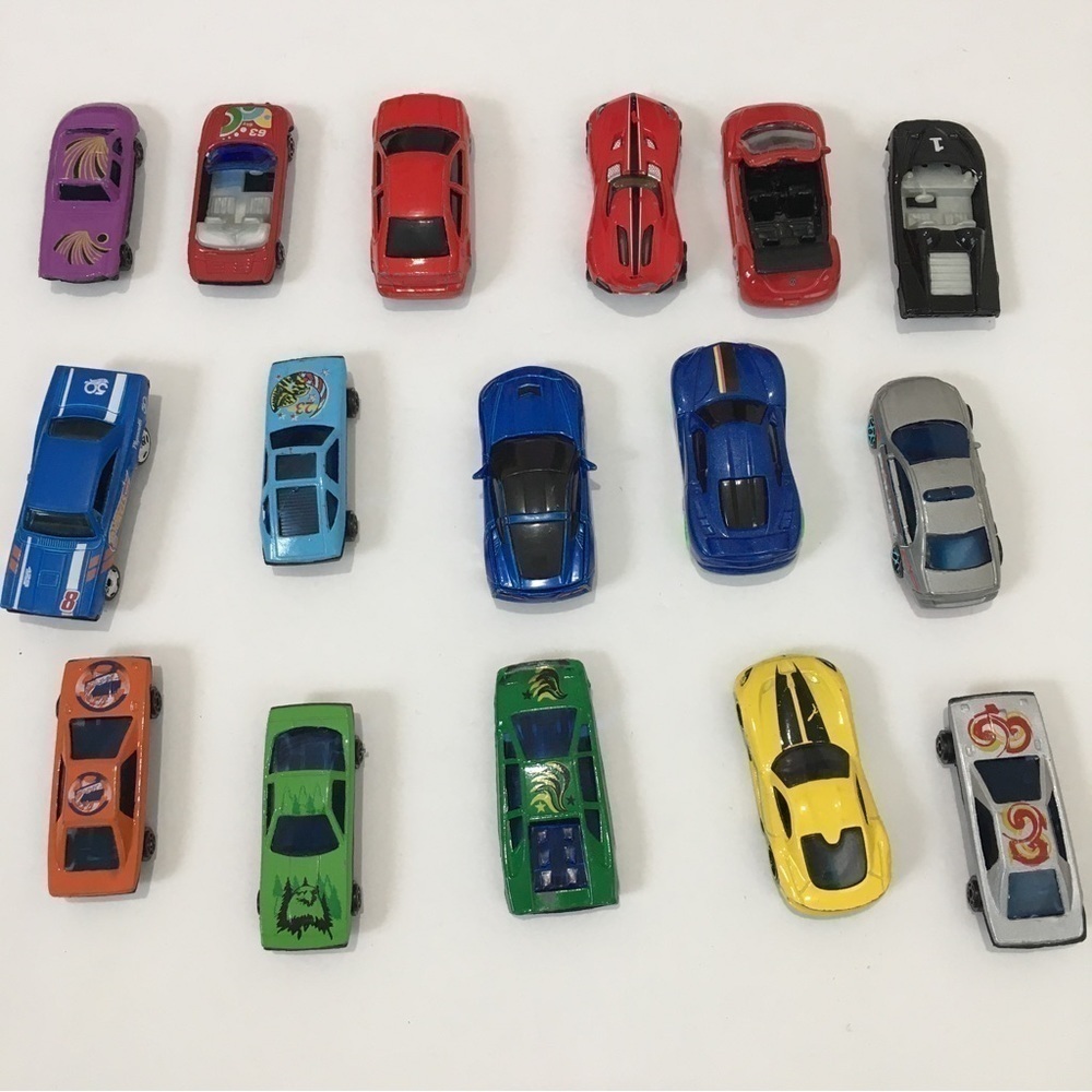 Maisto/Hot wheels Mattel Vehicles Diecast Car Lot of 16 Cars Vehicles